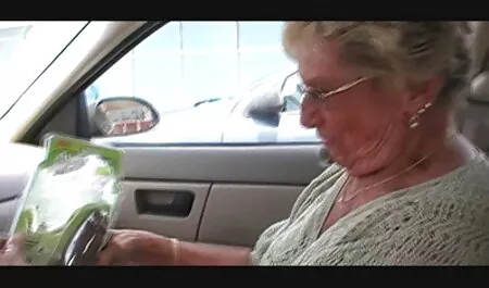 Una niña videos xxx en español hd mide la presión de su abuelo