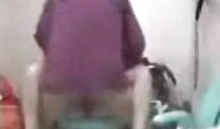 Primera cita de coño y anal seco gratis en español con chica sexy parte 10