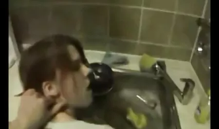 Cachonda y sexy en sexo subtitulado español látex