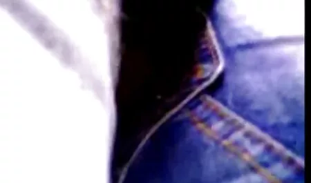 Fetiche sexo lesbianas españolas de pies joven y peludo y masturbación en solitario Alice Merchesi