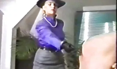 La joven Suzette es alimentada con semen después de una follada anal a españolas interracial prohibida